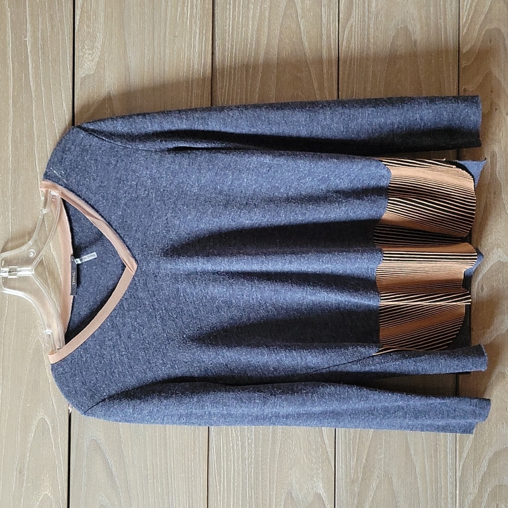 Beautiful long-sleeved shirt